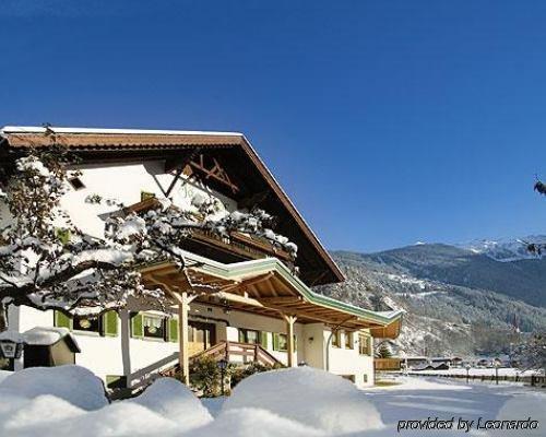 Hotel Jaegerhof Oetz Exterior photo